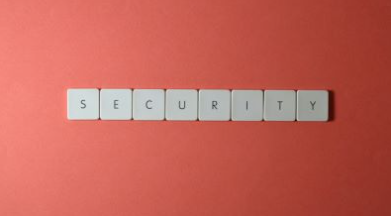 Symbolbild - rot mit Schrift - "Sicherheit"