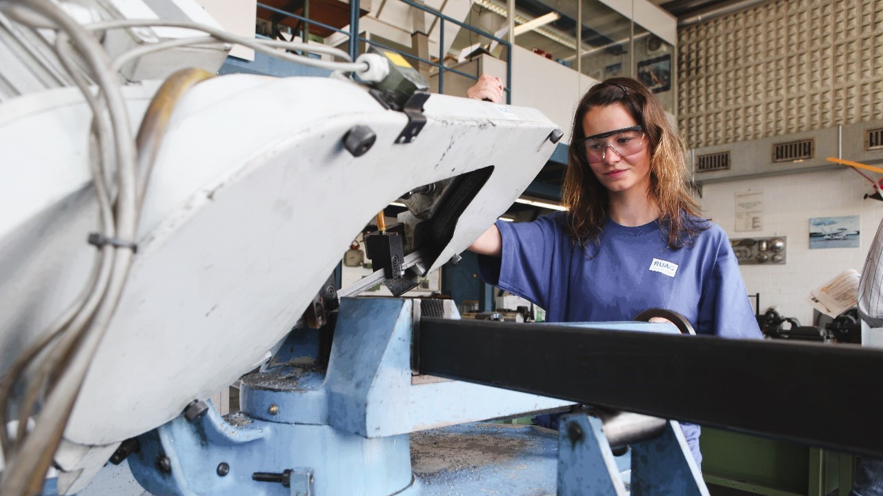 Beruf Metallverarbeitung, Bild: DBW